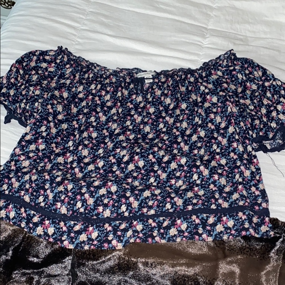 Floral American Eagle off the shoulder shirt